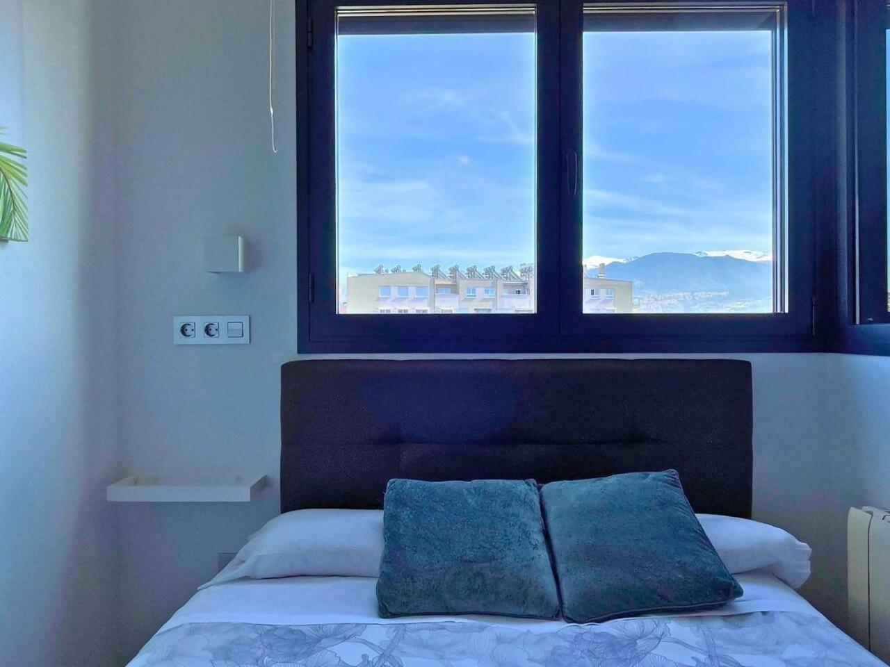 Home4U Apartamento Con Cochera Granada Eksteriør billede